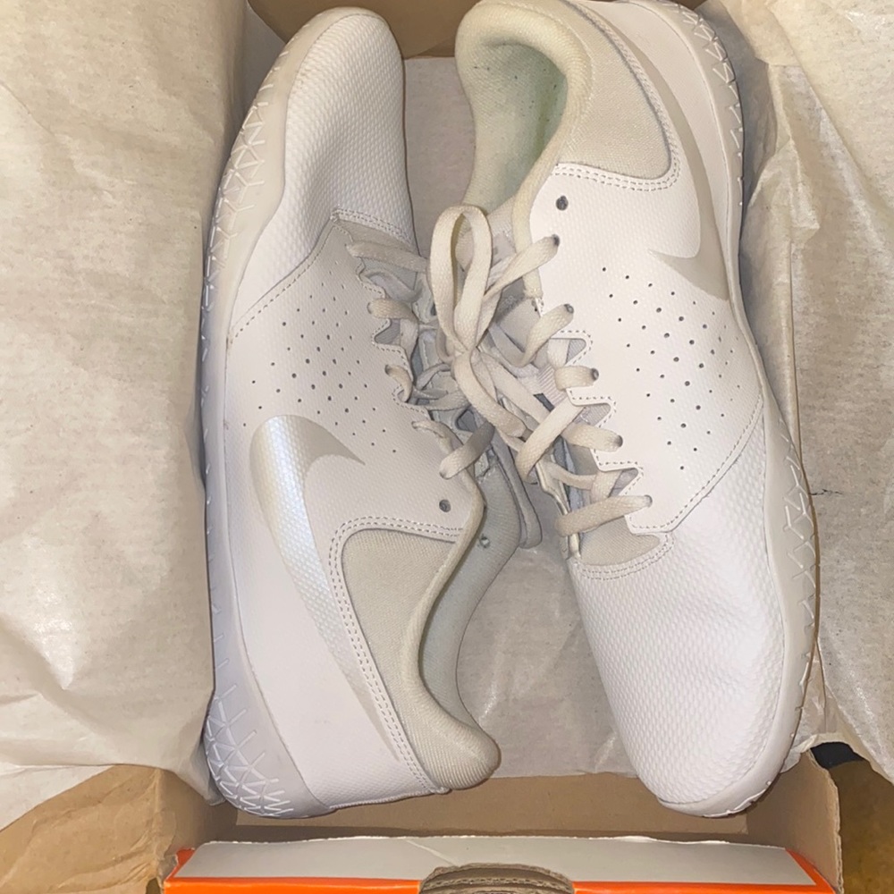 Womens Nike cheer sideline IV